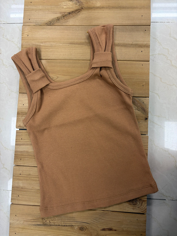 تاپ زنانه کبریتی سرشانه پهن یقه گرد اسپرت